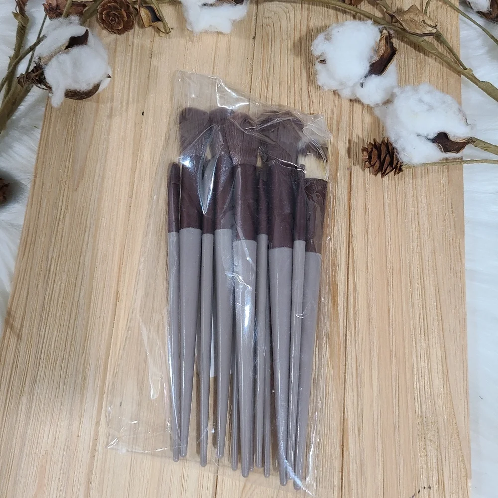 🎉🎉NEW🎉🎉 13PC MAROON HANDLE Makeup Brush Set